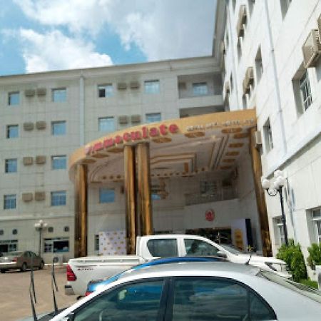 Room In Bb - Immaculate Royal International Hotel Owerri Exterior photo